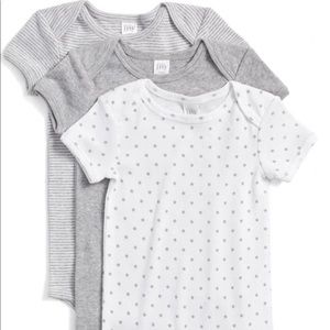 Nordstrom 3pc baby bodysuit white & gray
